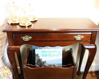 Side table and magazine rack