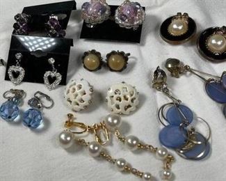 Vintage jewelry, 10 pairs of vintage clipon earrings