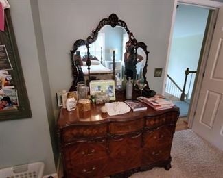 Stunning Vintage Dresser with Mirror