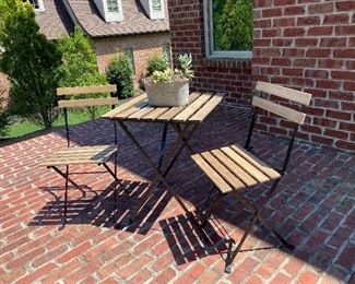 Out door Bisto Patio Table & 2 Folding Chairs 