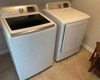 Samsung washer & dryer 2 years old
$250 each on Saturday 