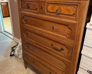 Vintage chest of drawers 
Has hardware in drawer 
Half off on Saturday 
