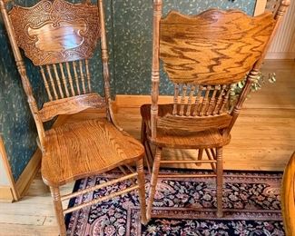 48” Golden Oak Round Pedestal Clawfoot Dining Table w/ 20” leaf, 6 carved chairs $325