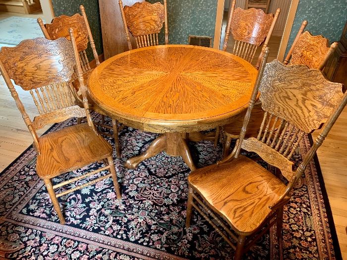 48” Golden Oak Round Pedestal Clawfoot Dining Table w/ 20” leaf, 6 carved chairs $325