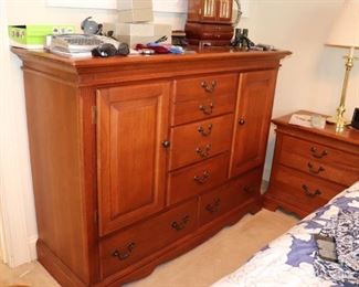 Sumter Cabinet Co. Oak Chest of Drawers