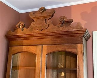 Antique Victorian Eastlake Display Cabinet / Cupboard (Photo 3 of 4)