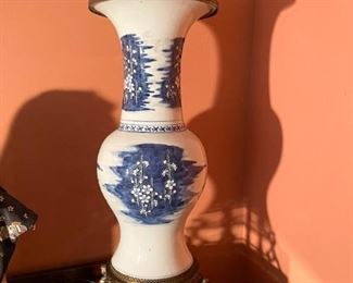 Blue & White Porcelain Table Lamp with Brass Details (needs rewiring)