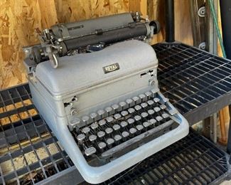 Vintage Manual Royal Typewriter
