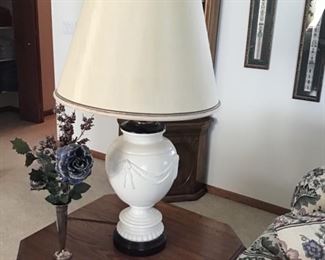 white Pottery Table Lamp