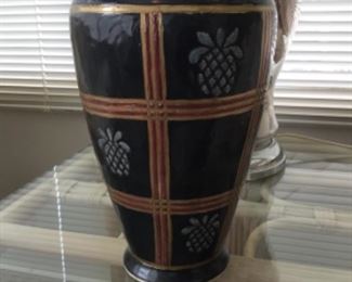 Pottery vase with pineapple design