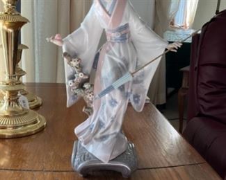 Lladro Japanese geisha with parasol
