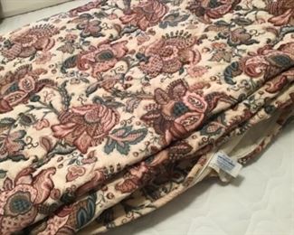 King size Comforter made with Waverly Fabrics