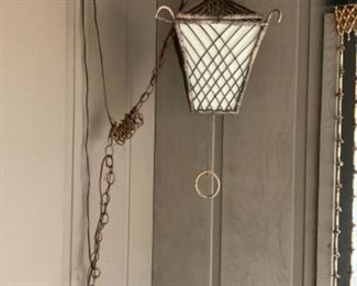 Hanging wicker lamp