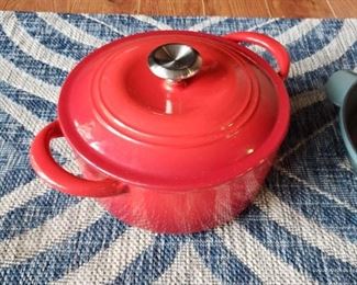 Cast iron red pot