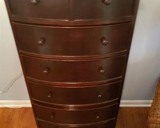 Large dresser/jewelry chest 5 drawer