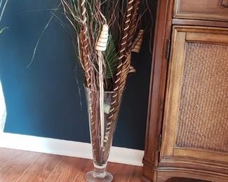 Glass vase with decor