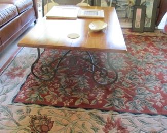 Large Modern Coffee Table   Beautiful Large Rug