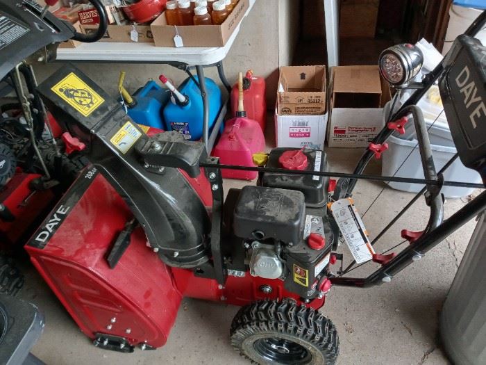 8 hp Poulan snowblower