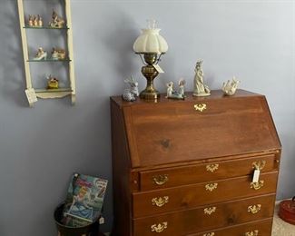 Tom seeley pine desk