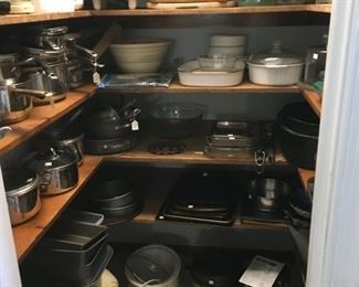 Very nice pots, pans and appliances