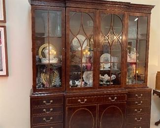 HENREDON 18th Century Portfolio Mahogany Breakfront / Hutch