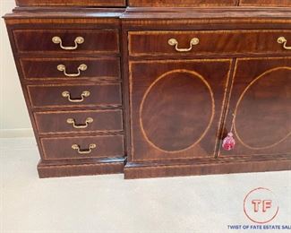 HENREDON 18th Century Portfolio Mahogany Breakfront / Hutch