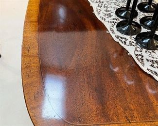 HENREDON 18th Century Portfolio Dining Room Table and Chairs Set