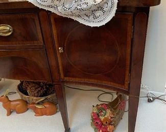 HENREDON 18th Century Portfolio Mahogany Bowfront 6-Leg Buffet