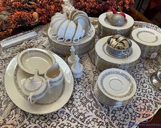 LENOX Springdale China Set