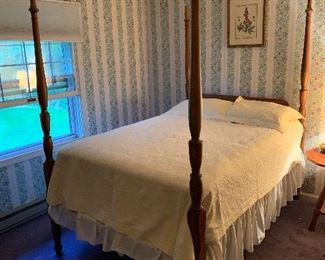 Bedroom 2
4 poster bed