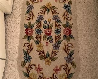 Bedroom 4
Hooked rug