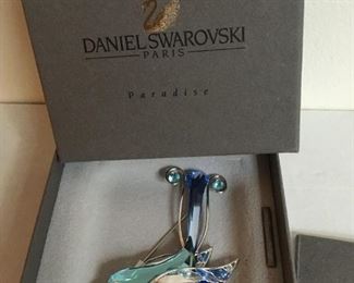 to-die-for Daniel Swarovski bird brooch