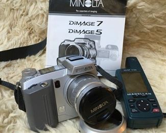 old Minolta digital camera (3.3 mega pixel)