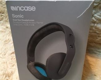 Incase Sonic headphones