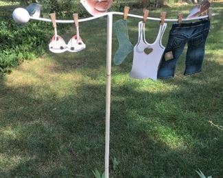 cute "clothesline" yard decor