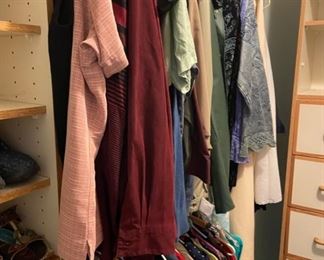 Women's Clothing Size Large, Men's Clothing Size XL