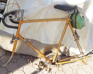 $90 obo -For tall riders, approx 62 mm frame. Fuji Dynamic Ten vintage bicycle for restoration or for parts. Lightweight frame, has handlebars, seat, brakes, crank and pedals. For tall riders, approx 62 mm frame.