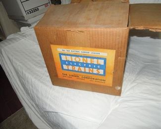 $200 obo -Lionel postwar lumber loader #164 in box  in very good + condition with inserts,  was serviced with new controller wire, operated correctly when put in storage. No logs or instruction sheet. See previous photo for box contents.