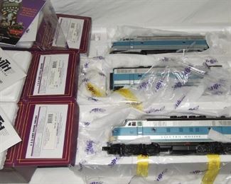 $550 obo -MTH F-3 A unit powered 20-20770-1 with protosounds 3 and unpowered B unit 20-20771-3 and unpowered A unit 20-20771-4. All 3 appear to have no track time; are in original packaging. Powered unit tested on DC track , runs well, lights work, sounds are great. These are for hi rail / 3 rail operation.