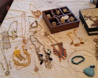 Large assortment of ladies jewelry.