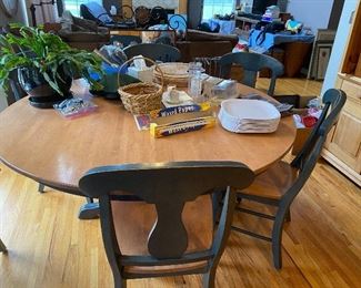 Ethan Allen Kitchen Set - Table with six Chairs