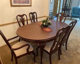 Cherry Wood Dining Room Table & 6 Chairs