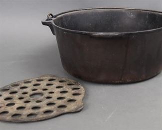 Vintage BSR Cast Iron Dutch Oven +