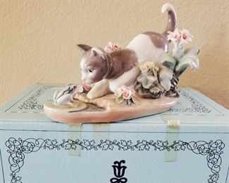 Lladro "Kitty Confrontation" figurine (1442)