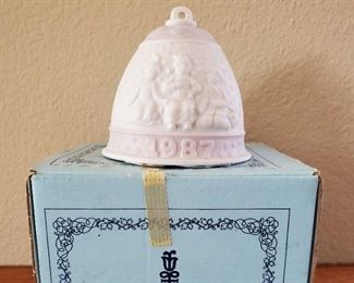 Lladro 1987 Bell (5458)