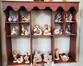 Hummels, miniature Moriage Dragonware vase and pitcher