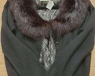 Vintage wool sweater with fur collar