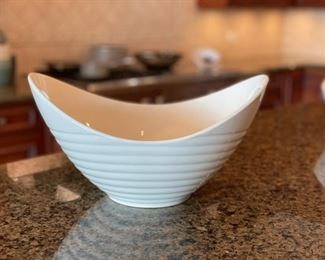 Decorative white serving bowl.