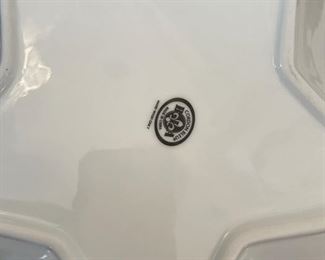 15 Cordon Blue star dinner plates & 12 Johnson & Bros bowls. Photo 3 of 3.