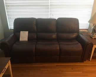  Chocolate brown leather electric recliner sofa $400